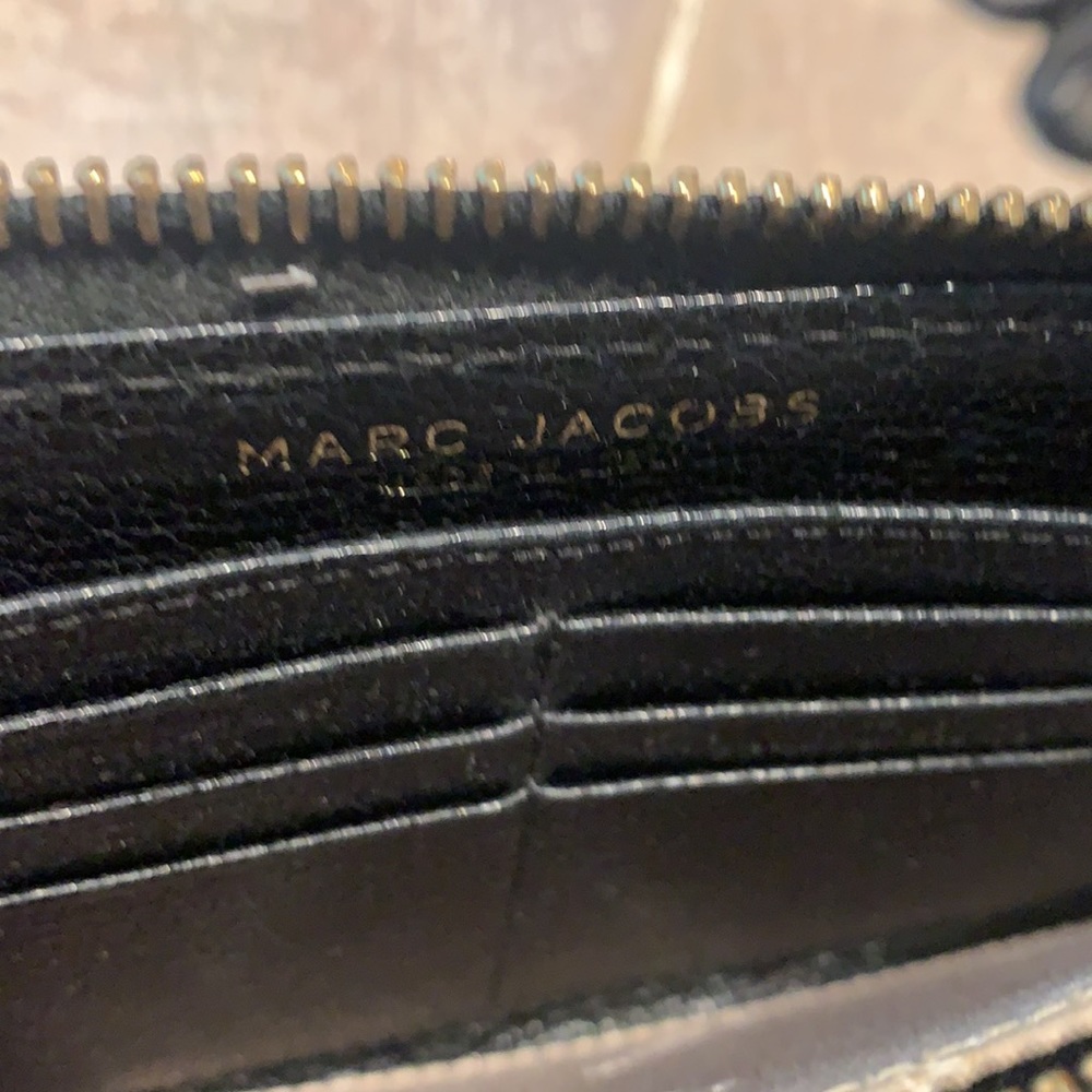 🥳Host Pick🤩Marc Jacobs leather wallet - Picture 3 of 4